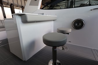 Cruisers Yachts 38 GLS Outboard 33 2026 Cruisers Yachts 38 GLS Outboard 34