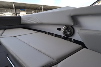 Cruisers Yachts 38 GLS Outboard 53 2026 Cruisers Yachts 38 GLS Outboard 54