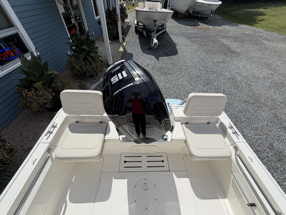 2027 Boston Whaler 170 Montauk 3