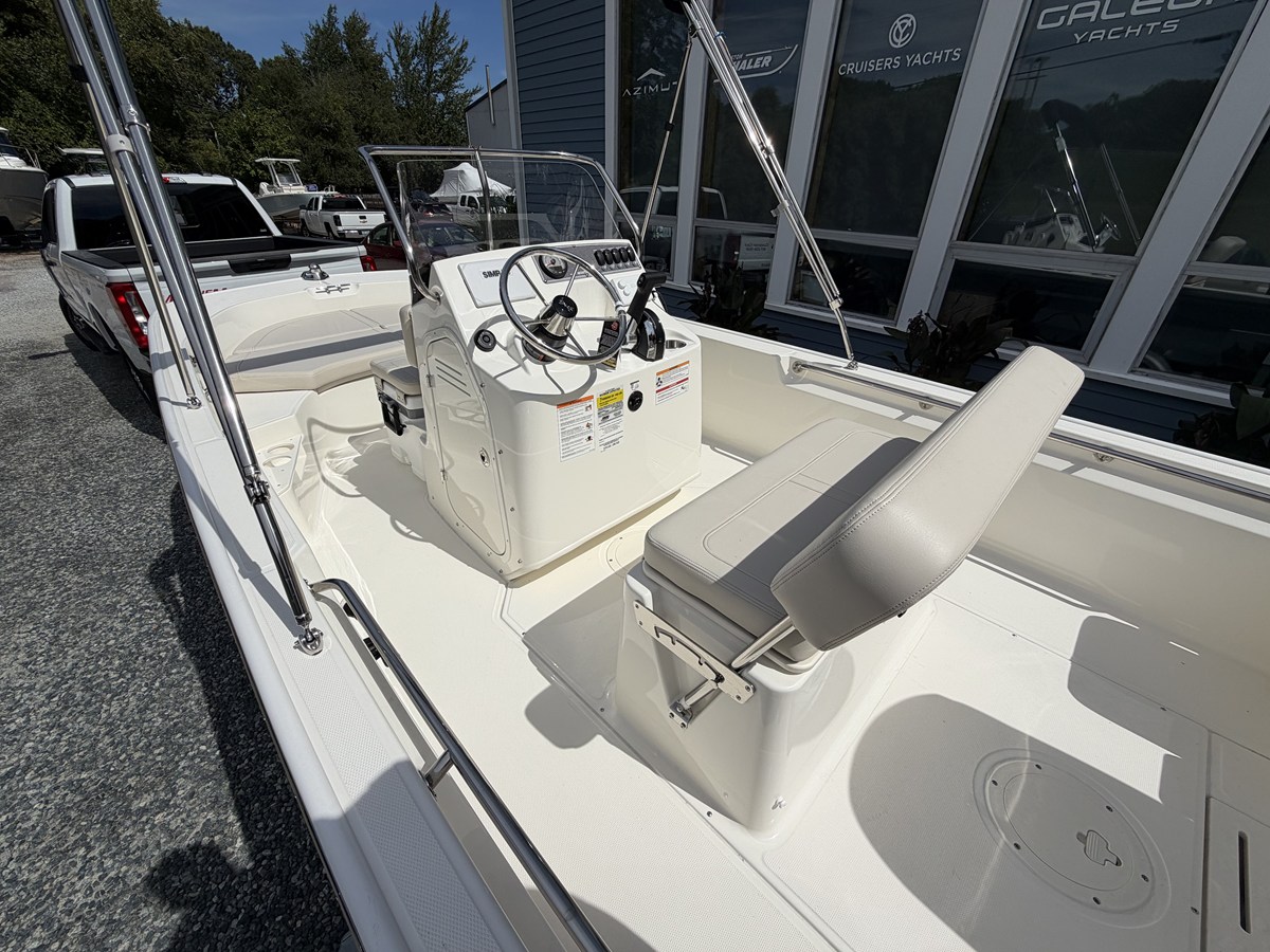 2027 Boston Whaler 170 Montauk 5