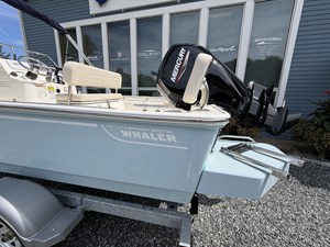 Boston Whaler 170 Montauk 1 2027 Boston Whaler 170 Montauk 2