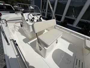 Boston Whaler 170 Montauk 5 2027 Boston Whaler 170 Montauk 6