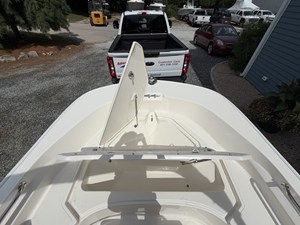 Boston Whaler 170 Montauk 15 2027 Boston Whaler 170 Montauk 16
