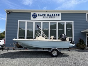 Boston Whaler 170 Montauk 17 2027 Boston Whaler 170 Montauk 18