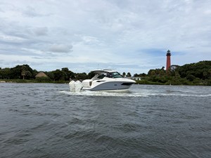 2027 Sea Ray Sundancer 320 Outboard 10