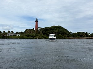 2027 Sea Ray Sundancer 320 Outboard 14
