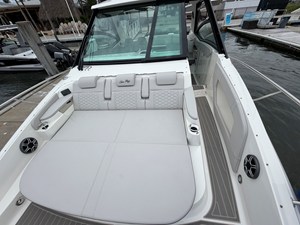 2027 Sea Ray Sundancer 320 Outboard 25
