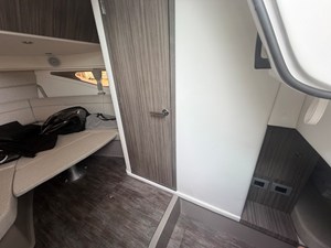 2027 Sea Ray Sundancer 320 Outboard 28