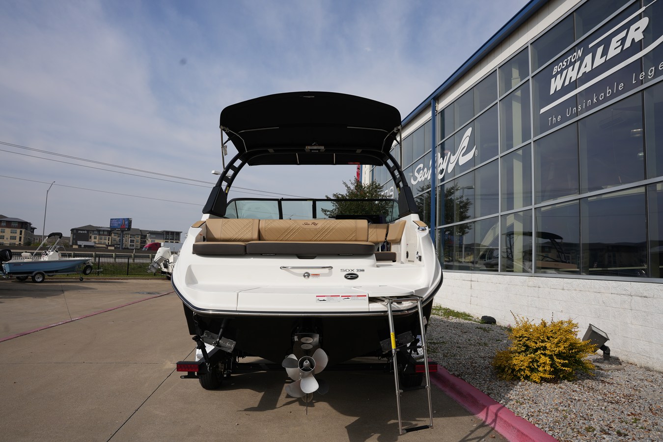 2026 Sea Ray SDX 230 4