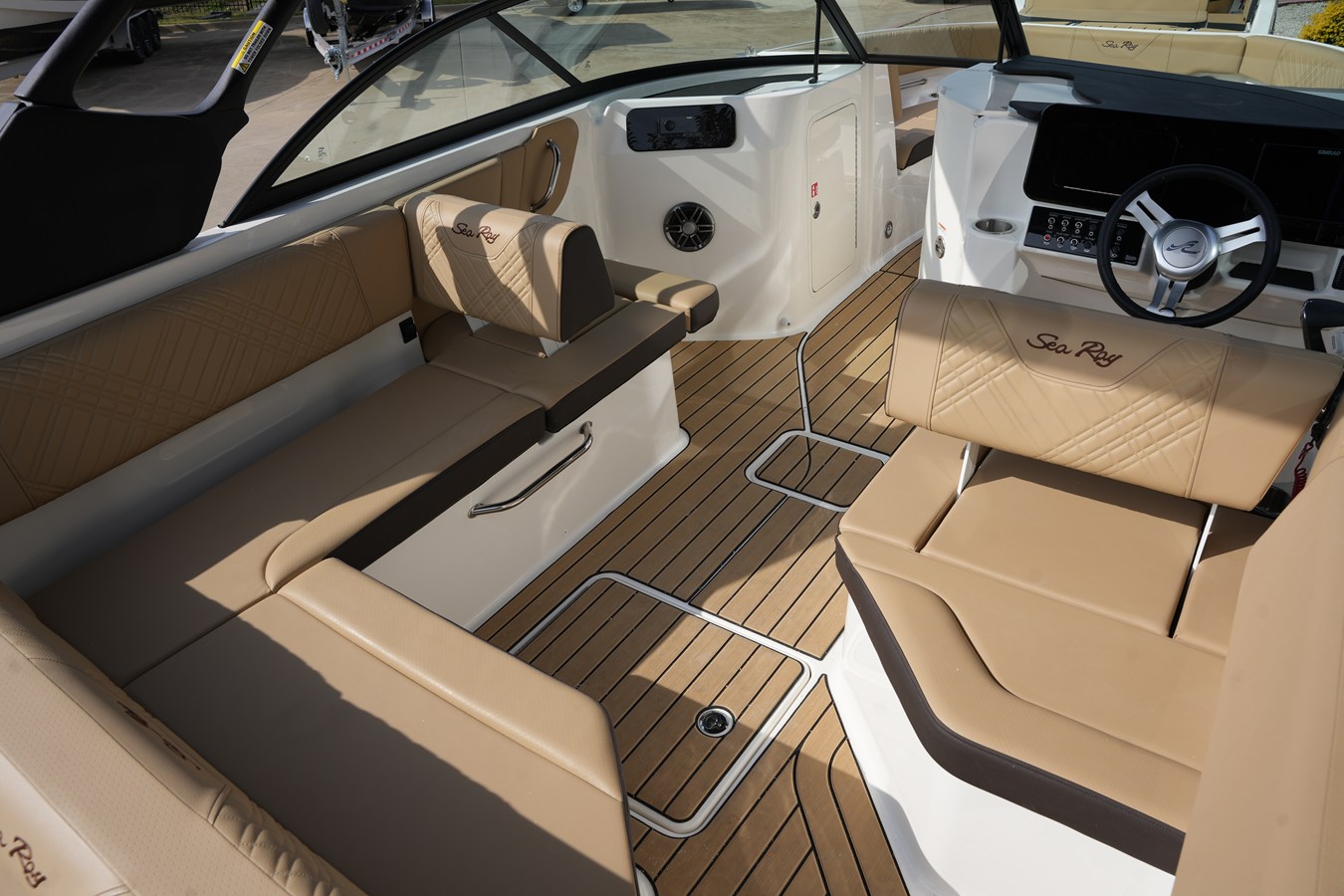 2026 Sea Ray SDX 230 10