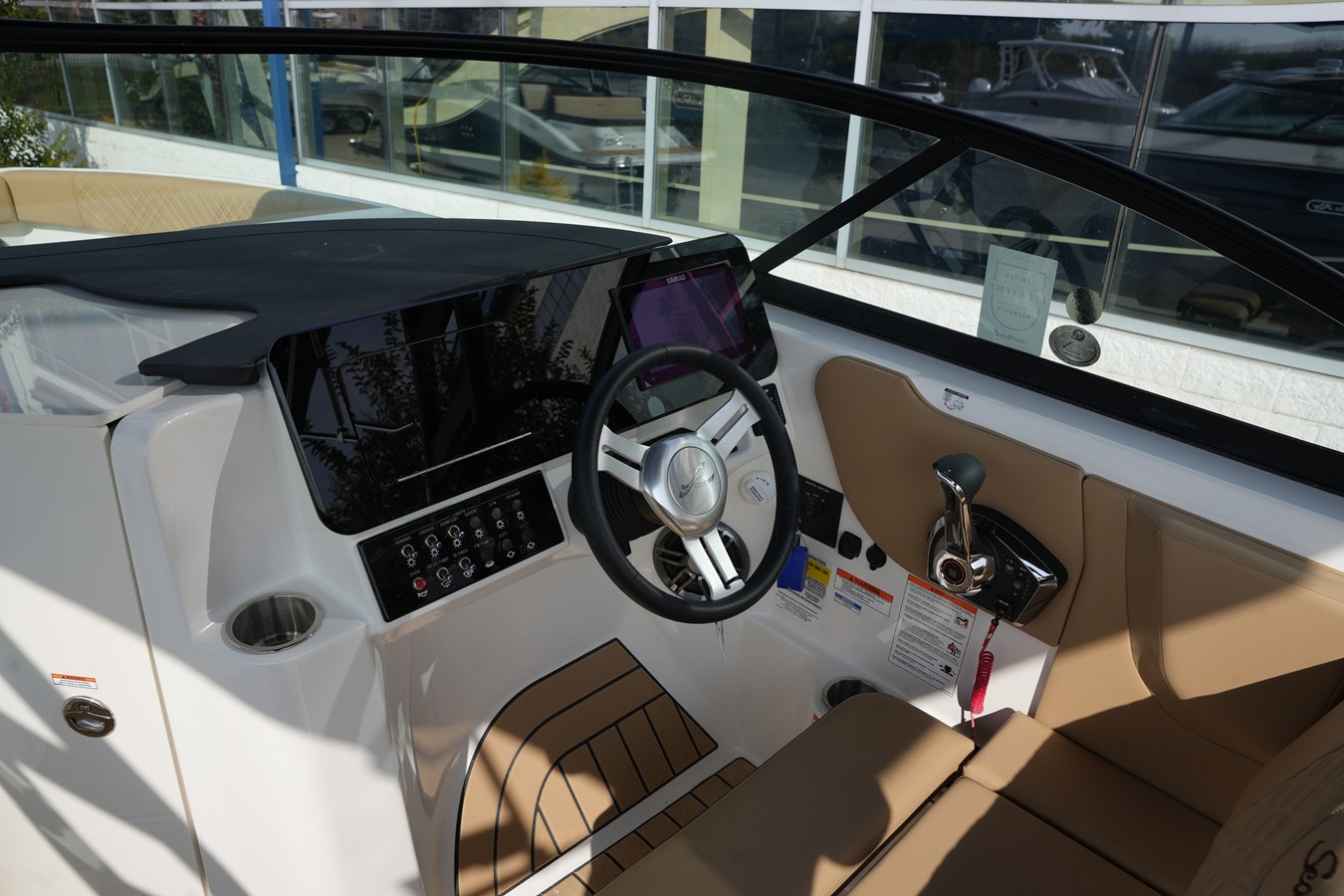 2026 Sea Ray SDX 230 17
