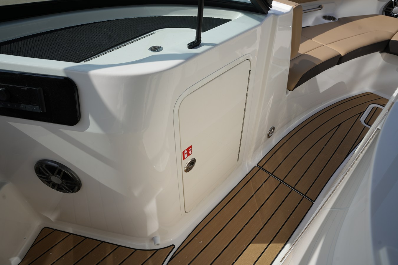 2026 Sea Ray SDX 230 22