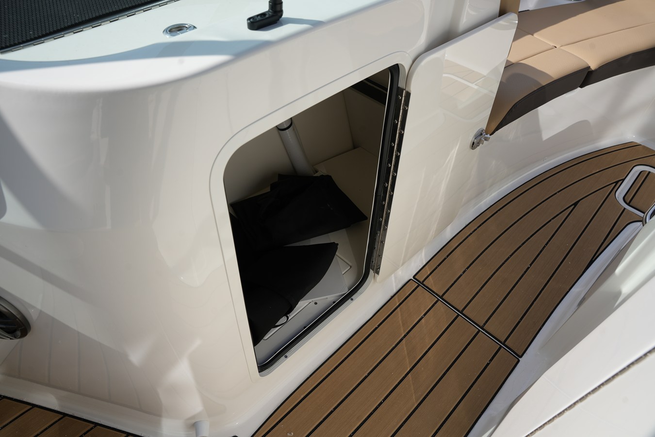 2026 Sea Ray SDX 230 23