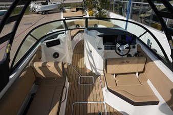 2026 Sea Ray SDX 230 11