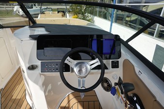 2026 Sea Ray SDX 230 18