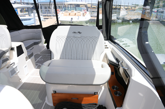 Sea Ray 370 SUNDANCER 18 2024 Sea Ray 370 SUNDANCER 19