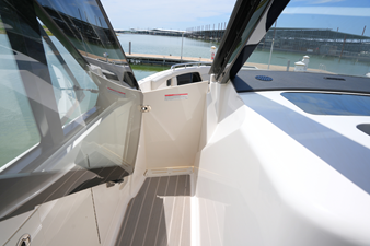 Sea Ray 370 SUNDANCER 27 2024 Sea Ray 370 SUNDANCER 28