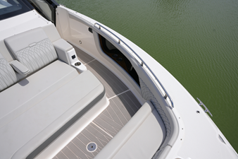 Sea Ray 370 SUNDANCER 30 2024 Sea Ray 370 SUNDANCER 31