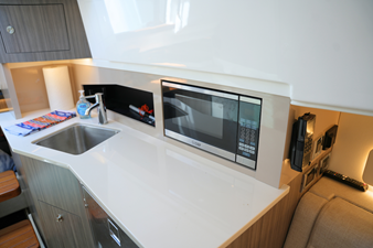 Sea Ray 370 SUNDANCER 44 2024 Sea Ray 370 SUNDANCER 45