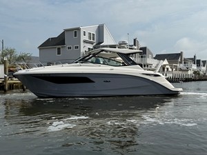 Sea Ray 320 SUNDANCER 7 2021 Sea Ray 320 SUNDANCER 8