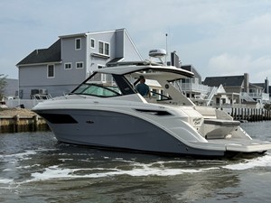 Sea Ray 320 SUNDANCER 9 2021 Sea Ray 320 SUNDANCER 10