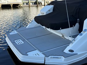 Sea Ray 320 SUNDANCER 12 2021 Sea Ray 320 SUNDANCER 13