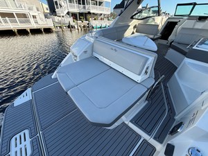 Sea Ray 320 SUNDANCER 17 2021 Sea Ray 320 SUNDANCER 18