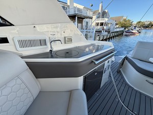 Sea Ray 320 SUNDANCER 39 2021 Sea Ray 320 SUNDANCER 40