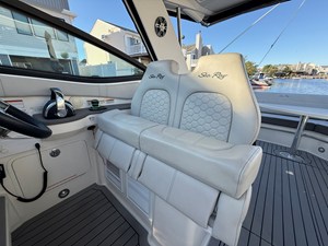 Sea Ray 320 SUNDANCER 47 2021 Sea Ray 320 SUNDANCER 48