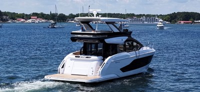 Cruisers Yachts 57 FLY 3 2026 Cruisers Yachts 57 FLY 4