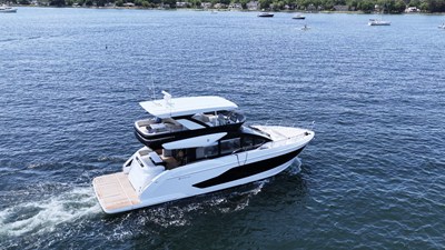 Cruisers Yachts 57 FLY 4 2026 Cruisers Yachts 57 FLY 5