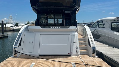 Cruisers Yachts 57 FLY 8 2026 Cruisers Yachts 57 FLY 9