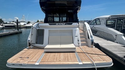 Cruisers Yachts 57 FLY 9 2026 Cruisers Yachts 57 FLY 10