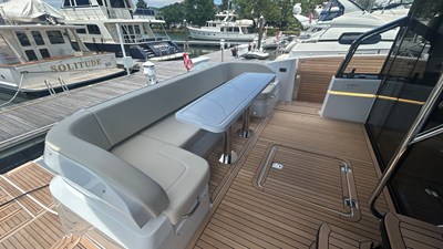Cruisers Yachts 57 FLY 10 2026 Cruisers Yachts 57 FLY 11