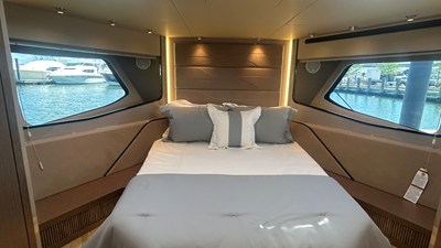 Cruisers Yachts 57 FLY 44 2026 Cruisers Yachts 57 FLY 45