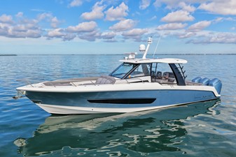 Boston Whaler 420 OUTRAGE 7 2023 Boston Whaler 420 OUTRAGE 8