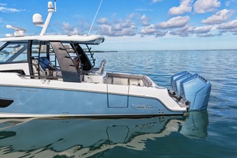 Boston Whaler 420 OUTRAGE 8 2023 Boston Whaler 420 OUTRAGE 9