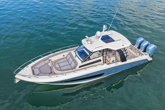 Boston Whaler 420 OUTRAGE 9 2023 Boston Whaler 420 OUTRAGE 10