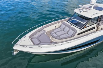 Boston Whaler 420 OUTRAGE 11 2023 Boston Whaler 420 OUTRAGE 12