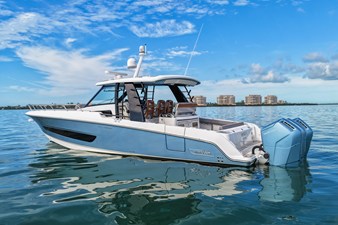 Boston Whaler 420 OUTRAGE 14 2023 Boston Whaler 420 OUTRAGE 15