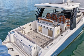 Boston Whaler 420 OUTRAGE 18 2023 Boston Whaler 420 OUTRAGE 19