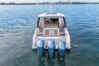 Boston Whaler 420 OUTRAGE 19 2023 Boston Whaler 420 OUTRAGE 20