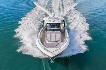 Boston Whaler 420 OUTRAGE 31 2023 Boston Whaler 420 OUTRAGE 32