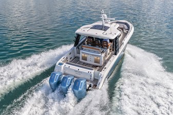 Boston Whaler 420 OUTRAGE 34 2023 Boston Whaler 420 OUTRAGE 35