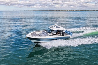Boston Whaler 420 OUTRAGE 36 2023 Boston Whaler 420 OUTRAGE 37
