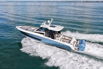 Boston Whaler 420 OUTRAGE 42 2023 Boston Whaler 420 OUTRAGE 43