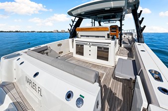 Boston Whaler 420 OUTRAGE 55 2023 Boston Whaler 420 OUTRAGE 56