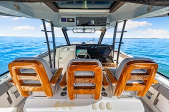 Boston Whaler 420 OUTRAGE 70 2023 Boston Whaler 420 OUTRAGE 71