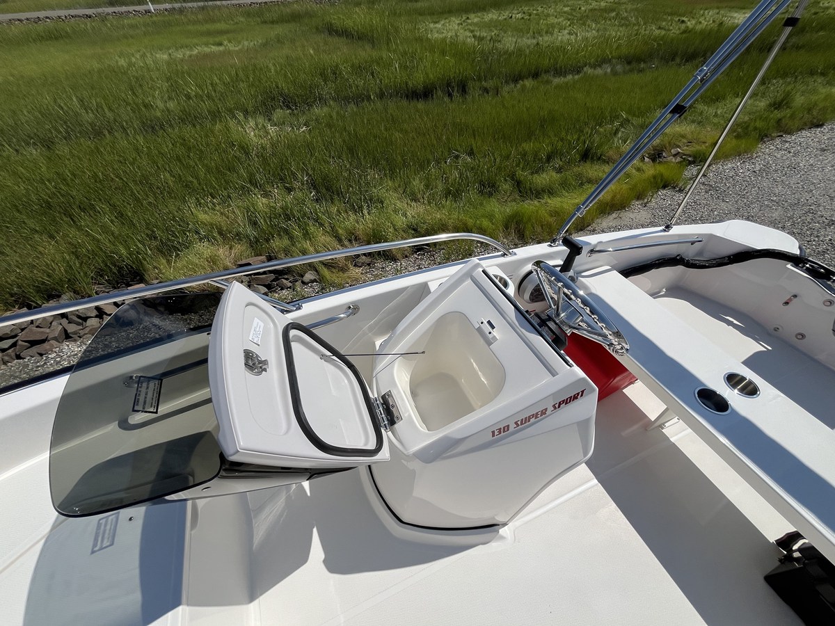 2027 Boston Whaler 130 Super Sport 8