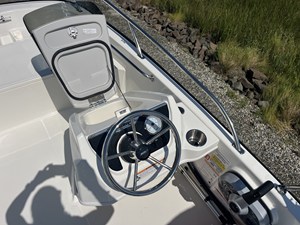 Boston Whaler 130 Super Sport 5 2027 Boston Whaler 130 Super Sport 6